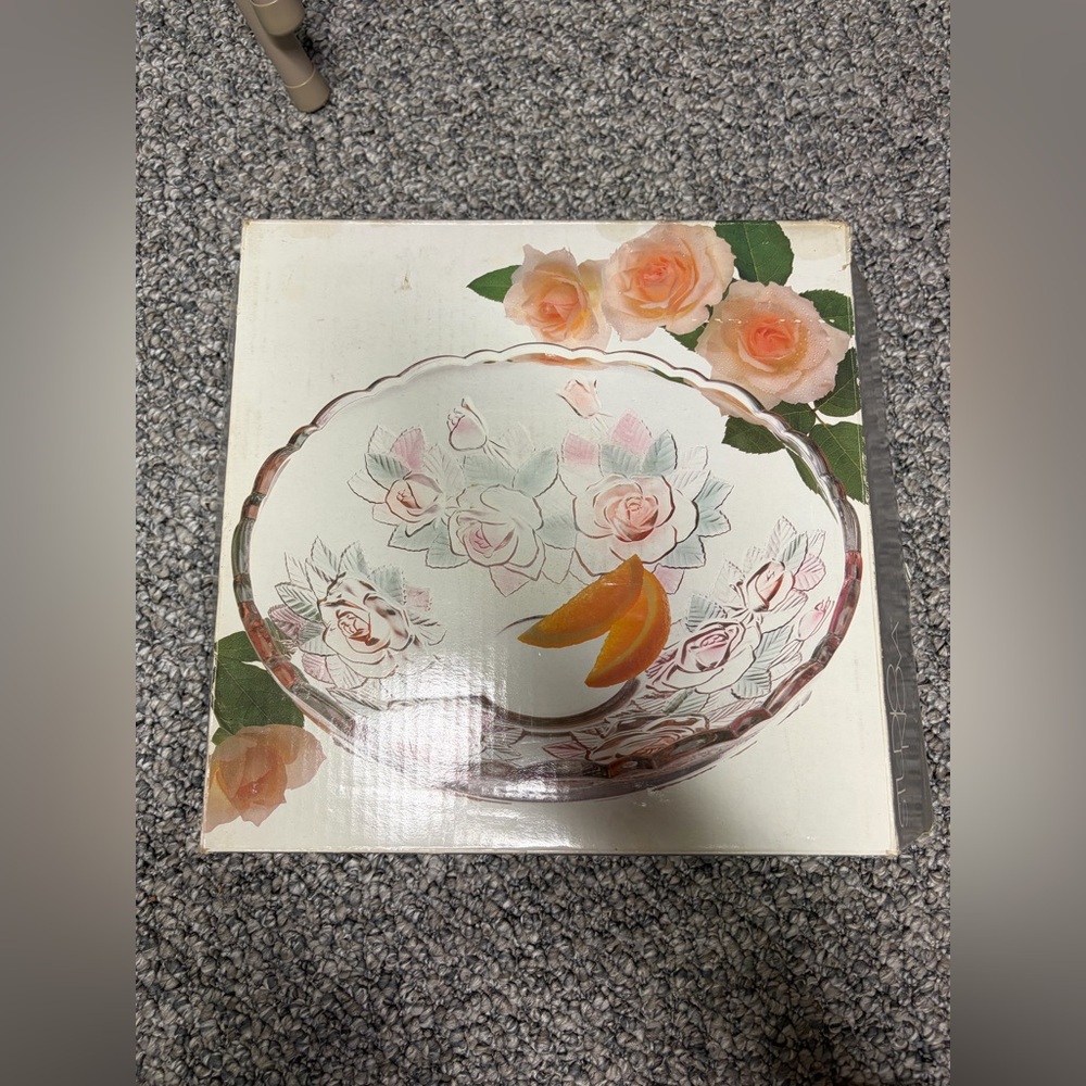 Vintage Beauty Rose Glass Centerpiece Bowl 12.5” Floral Pressed Glass
